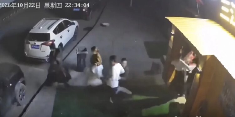 Tërmet 7 ballë në Tibet: të paktën 16 të vdekur, 32 të plagosur; mbi 300 banesa shembën