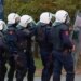 Thirrje për molotovë, gurë dhe sulme ndaj uniformave blu — Policia: Do të identifikohen të maskuarit që ushtrojnë dhunë