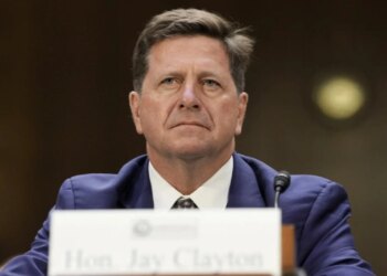Trump emënon Jay Clayton drejtues i Inteligjencës Artificiale; do të udhëheqë task-forcën që brenda 120 ditësh paraqet rreziqet