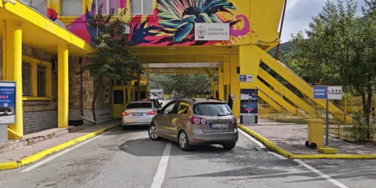 Turizëm për Pazar në Kostur: Korçarët blejnë 20% më lirë dhe shkojnë me autobusë të organizuar