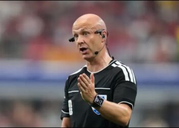 Turqi emëron ish-gjyqtar të Premier League si shef i arbitrave