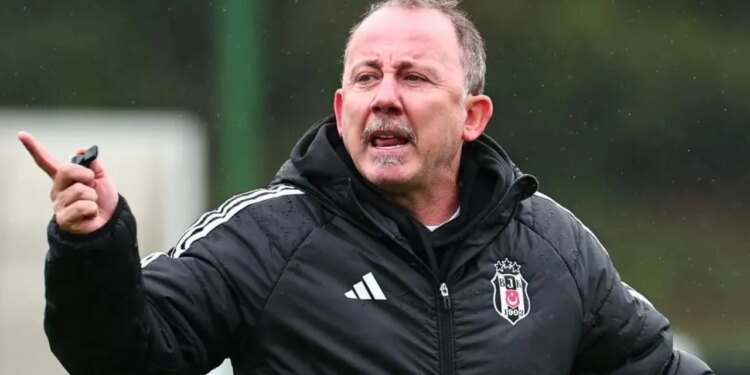 Turqia gjen zëvendësuesin e Montellës: kontratë 4-vjeçare me ish-futbollistin e kombëtares