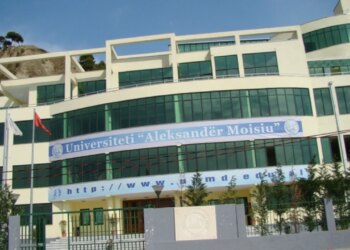 Universiteti i Durrësit hap vitin akademik me 1800 studentë të rinj, numri i regjistrimeve rritet