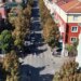 VIDEO/ Qetësia përpara stuhisë! Biznese të fortifikuara dhe lëvizje të reduktuara në Tiranë para protestës