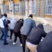 Video/ Protesta përpara Ministrisë së Arsimit — studentët shkulin kangjellat e trotuarit