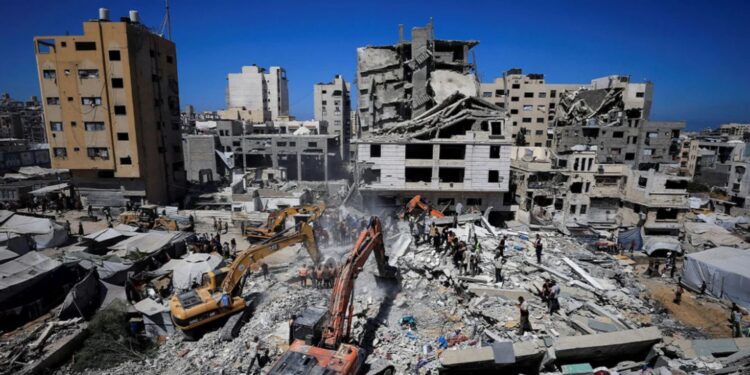 Vijojnë sulmet izraelite në Gaza, pesë të vdekur; ushtria: shënjestra ishte lider i Hamasit