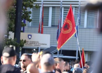 Votimi në mesnatë në Kuvend, BE: Ndryshimet në Ligjin për Gjykatën Speciale kundërshtojnë detyrimet ndërkombëtare të Kosovës