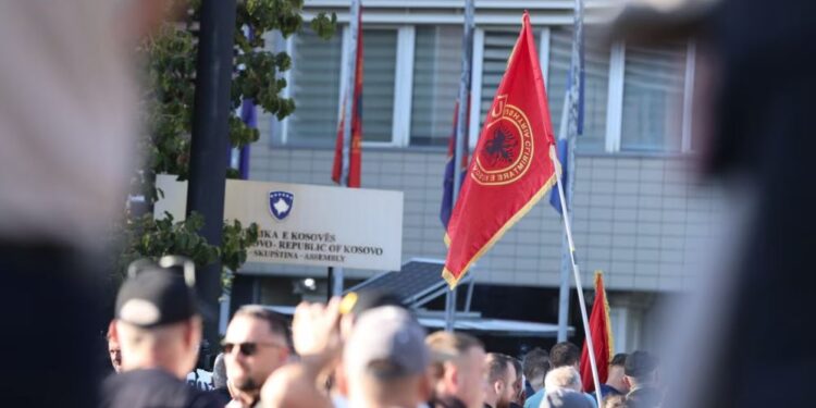 Votimi në mesnatë në Kuvend, BE: Ndryshimet në Ligjin për Gjykatën Speciale kundërshtojnë detyrimet ndërkombëtare të Kosovës