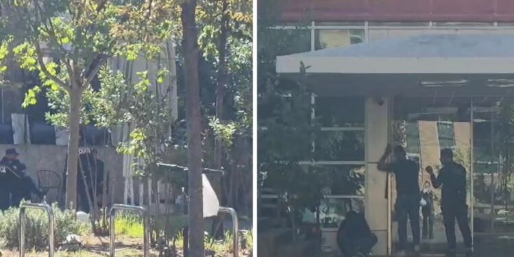 Xhama të rinj në selinë e PS pas gurëve të protestuesve, shtohet policia në godinën e socialistëve