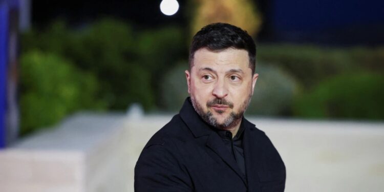 Zelensky propozon pranimin që frontet aktuale të luftës të ngrihen, si hap i parë drejt negociatave për paqe