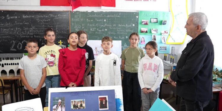 Zëra të rinj për isopolifoninë: Roland Çenko zbulon talente në shkolla për trashëgiminë te brezat e rinj