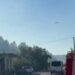 Zjarri në malin e Manatisë: era favorizon përhapjen e flakëve, ndërhyhet nga ajri me helikopter